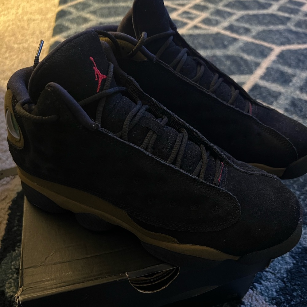 AIR JORDAN 13 RETRO BG 'OLIVE'
Size 5.5Y